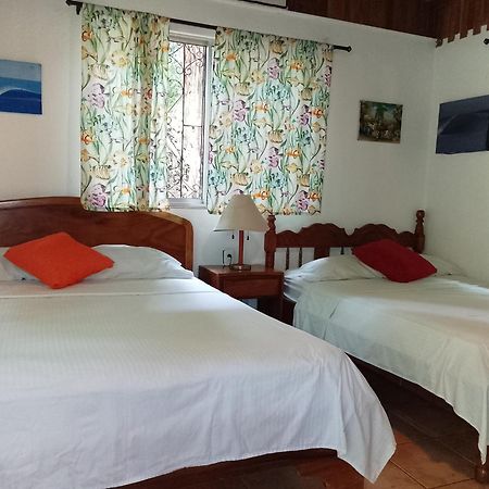 Отель Mal Pais Surf Camp Playa Santa Teresa  Экстерьер фото