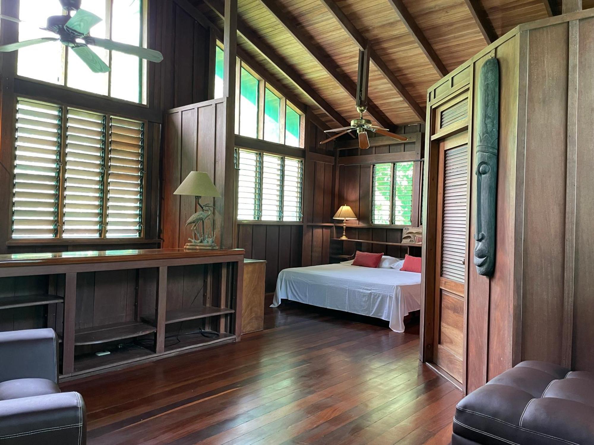 Отель Mal Pais Surf Camp Playa Santa Teresa  Экстерьер фото