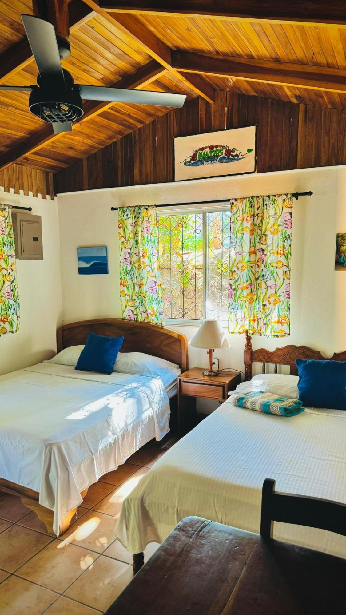 Отель Mal Pais Surf Camp Playa Santa Teresa  Экстерьер фото