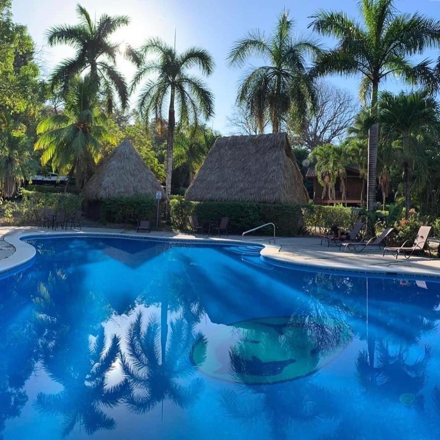 Отель Mal Pais Surf Camp Playa Santa Teresa  Экстерьер фото