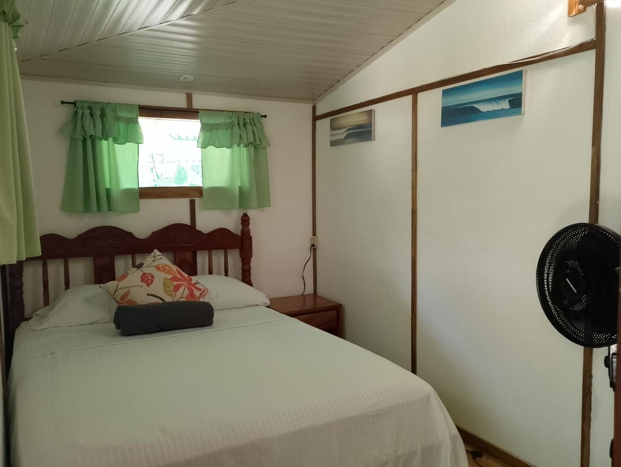 Отель Mal Pais Surf Camp Playa Santa Teresa  Экстерьер фото